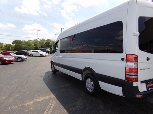 Used 2014 Mercedes-Benz Sprinter 2500 image 53