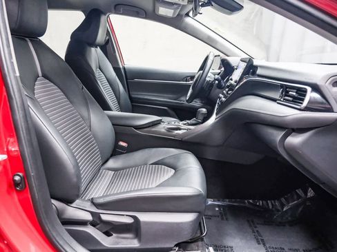 Used 2022 Toyota Camry SE image 18