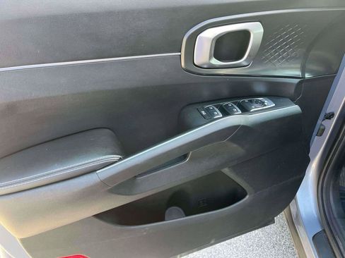 Used 2021 Kia Sorento S FWD image 13