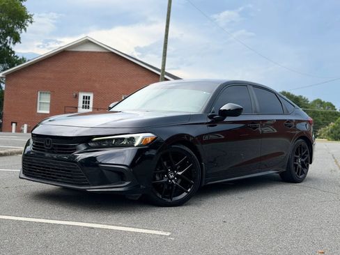 Used 2022 Honda Civic Sport image 2