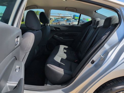 Used 2024 Nissan Altima 2.5 SV FWD image 20