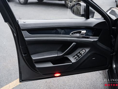 Used 2016 Porsche Panamera 4 Edition image 14
