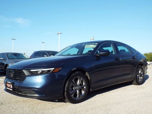 Used 2023 Honda Accord EX image 1
