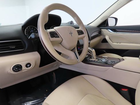 Used 2022 Maserati Levante GT AWD/4WD image 8