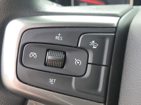 Used 2022 Chevrolet Silverado 1500 Custom Trail Boss w/ Safety Confidence Package AWD/4WD image 9