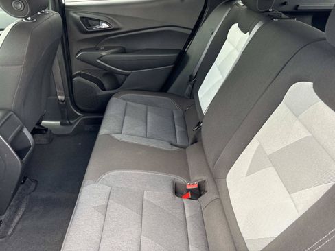 Used 2025 Chevrolet Trax RS FWD image 19