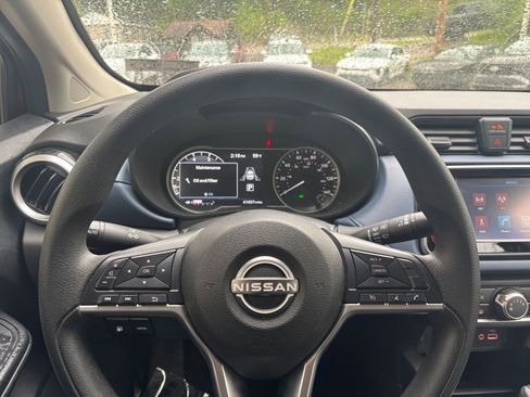 Used 2025 Nissan Versa SV FWD image 27