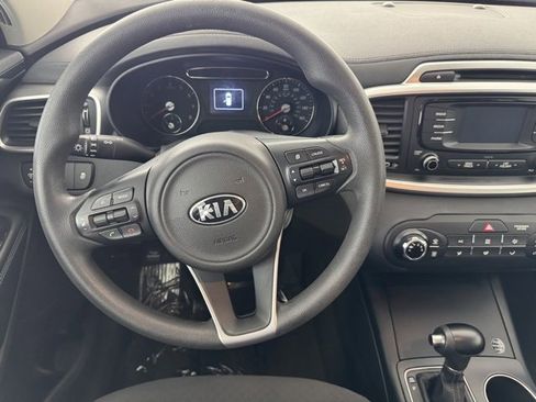 Used 2018 Kia Sorento LX image 23