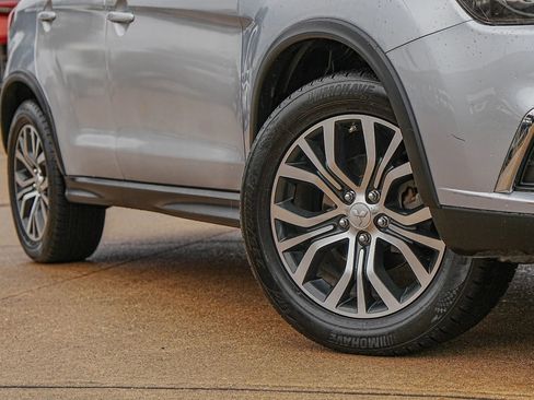 Used 2017 Mitsubishi Outlander Sport ES image 2