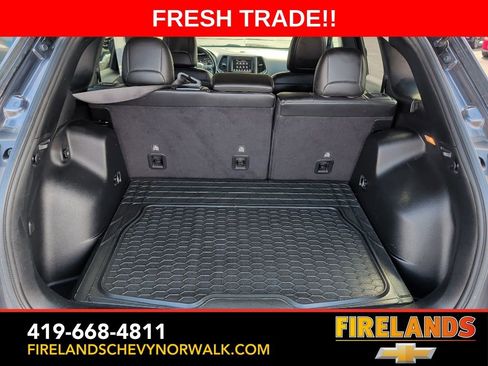 Used 2020 Jeep Cherokee Latitude Plus w/ Cold Weather Group image 19