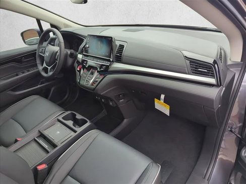 New 2026 Honda Odyssey Touring image 4