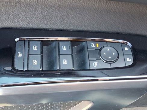 Used 2024 Nissan Pathfinder SL AWD/4WD image 26