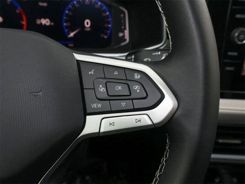 New 2026 Volkswagen Taos SEL image 25