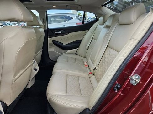 Used 2018 Nissan Maxima Platinum image 6