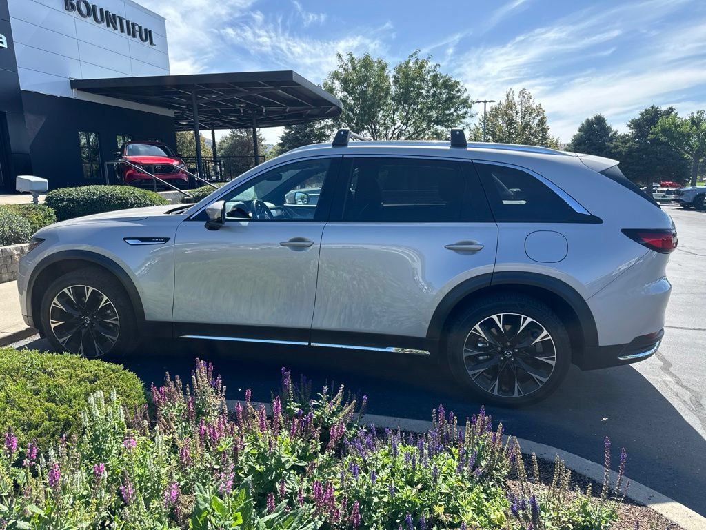 Used 2024 MAZDA CX-90 Plug-In Hybrid w/ Premium Plus AWD/4WD image 8