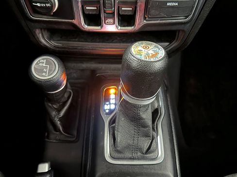 Used 2020 Jeep Wrangler Unlimited Sport S AWD/4WD image 27