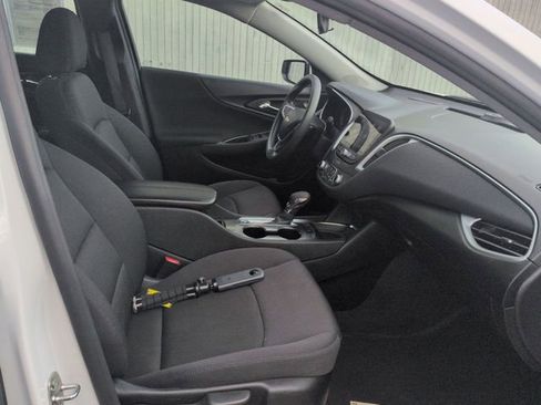 Used 2024 Chevrolet Malibu LT image 28