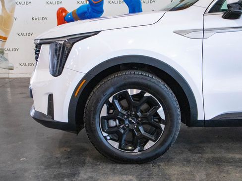 New 2025 Kia Sorento S w/ Panoramic Sunroof Package image 17