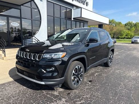 Used 2023 Jeep Compass Limited AWD/4WD image 2