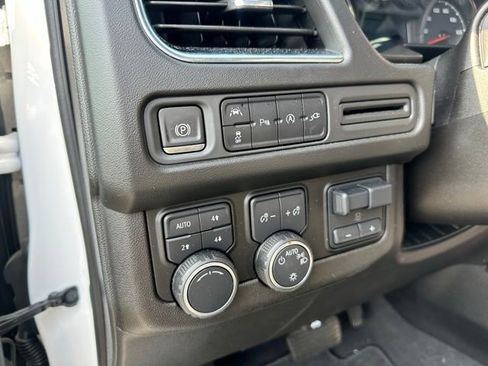 Used 2021 Chevrolet Tahoe LT w/ Luxury Package image 36