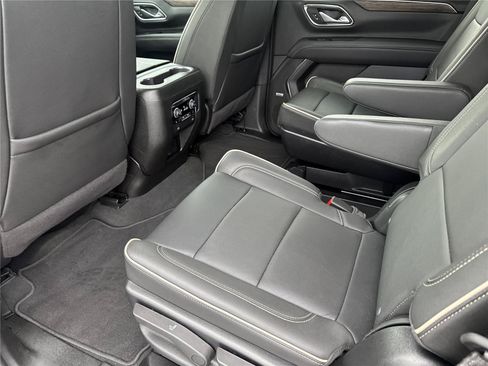 Used 2024 Chevrolet Tahoe Premier w/ Premium Package AWD/4WD image 32