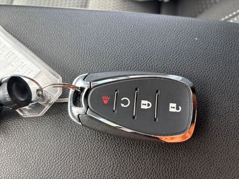 Used 2025 Chevrolet Trax LT image 23