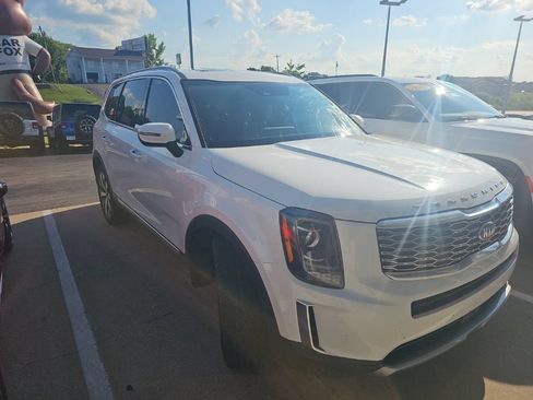 Used 2020 Kia Telluride S AWD/4WD image 3