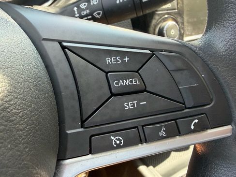 Used 2020 Nissan Rogue S FWD image 26