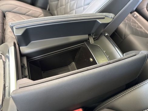 Certified 2026 BMW X5 xDrive50e w/ Executive Package image 36