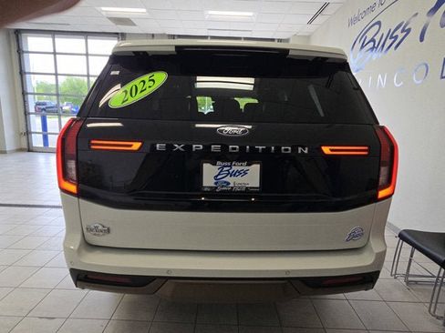Used 2025 Ford Expedition King Ranch AWD/4WD image 12