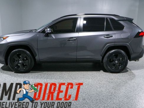 Used 2021 Toyota RAV4 XLE w/ Convenience Package FWD image 10