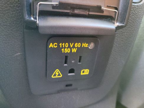Used 2017 Ford Escape SE w/ Equipment Group 201A FWD image 14