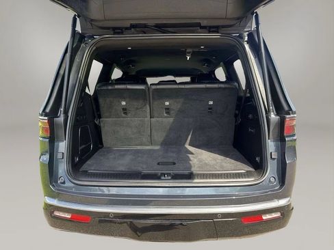 Used 2023 Jeep Wagoneer Series III w/ Preferred Equipment Group AWD/4WD image 25