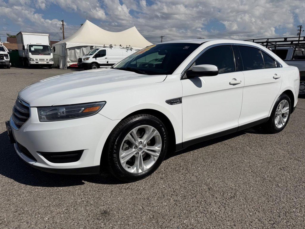 Used 2018 Ford Taurus SEL w/ Equipment Group 201A FWD image 12