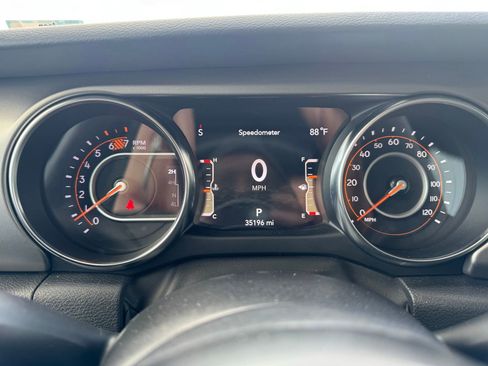 Used 2023 Jeep Wrangler Unlimited Sport AWD/4WD image 9