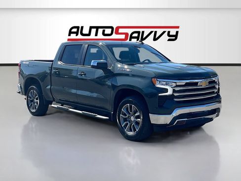Used 2025 Chevrolet Silverado 1500 LT AWD/4WD image 1