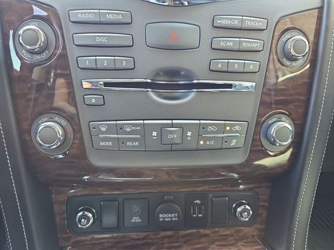 Used 2019 Nissan Armada Platinum AWD/4WD image 28