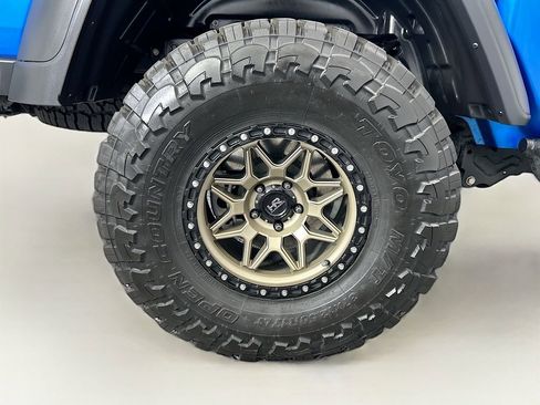 Used 2023 Jeep Gladiator Mojave w/ LED Lighting Group image 30