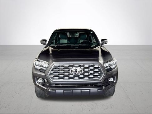 Used 2023 Toyota Tacoma TRD Off-Road w/ Technology Package AWD/4WD image 3