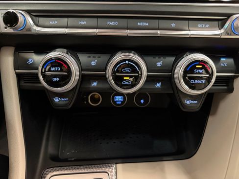 Used 2023 Genesis G70 2.0T w/ Sport Prestige Package image 20