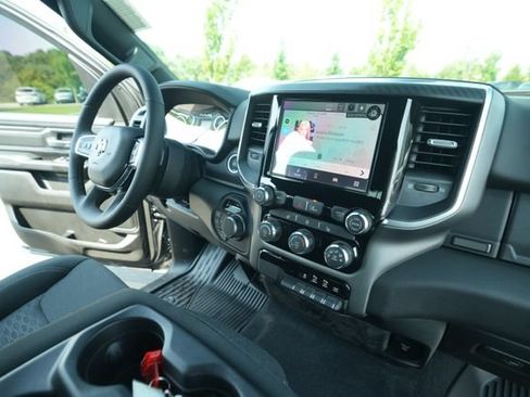 New 2026 RAM 1500 Big Horn AWD/4WD image 34