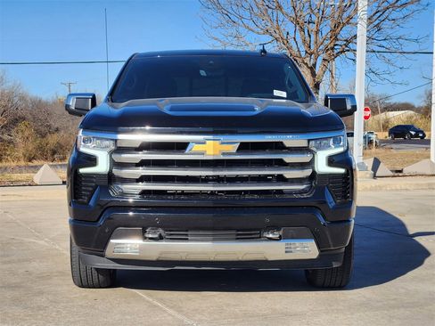 Used 2024 Chevrolet Silverado 1500 High Country w/ High Country Premium Package image 2
