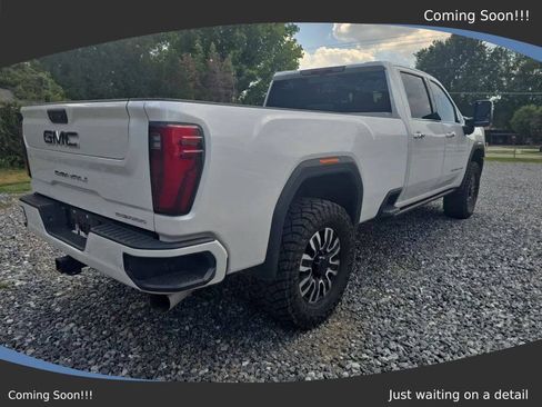 Used 2024 GMC Sierra 3500 Denali Ultimate AWD/4WD image 5