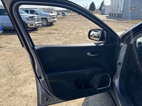 Used 2020 Jeep Compass Latitude image 13