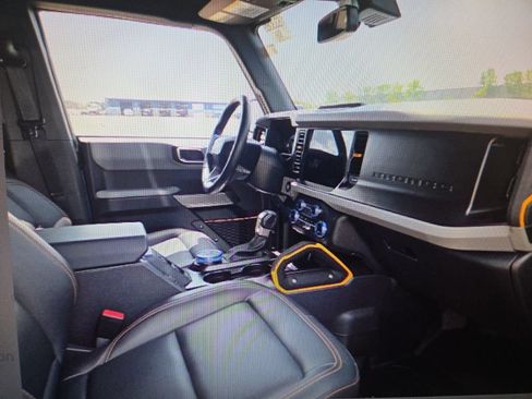 Used 2023 Ford Bronco Badlands AWD/4WD image 15