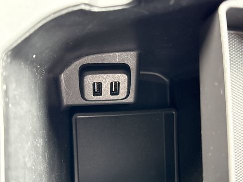 Used 2024 GMC Terrain AT4 w/ Infotainment Package II image 32