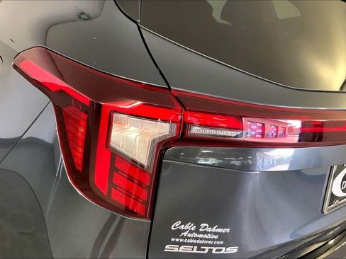 Certified 2025 Kia Seltos S FWD image 27