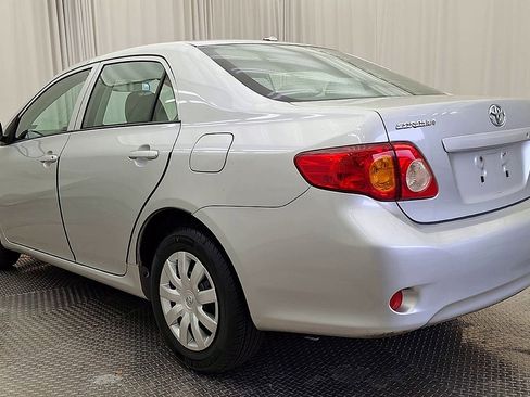 Used 2009 Toyota Corolla LE FWD image 9
