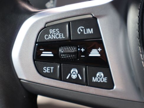 Used 2022 BMW X5 xDrive40i w/ M Sport Package AWD/4WD image 15
