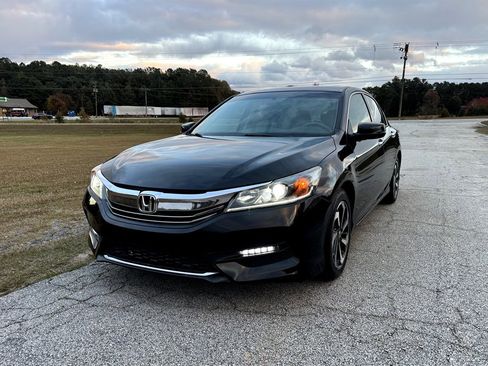 Used 2017 Honda Accord EX-L image 1